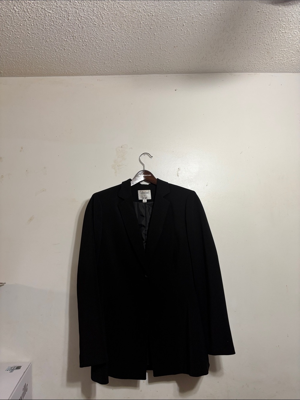 Classic Black Single-Button Blazer - Womens